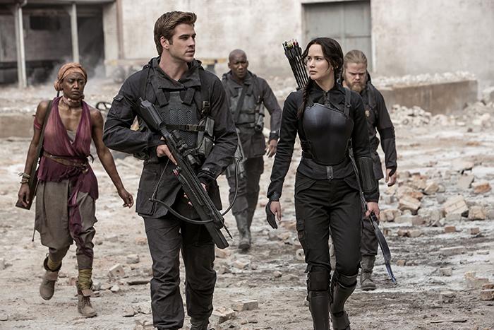 From+left%2C+Commander+Paylor+%28Patina+Miller%29%2C+Gale+Hawthorne+%28Liam+Hemsworth%29%2C+Boggs+%28Mahershala+Ali%29%2C+Katniss+Everdeen+%28Jennifer+Lawrence%29%2C+and+Pollux+%28Elden+Henson%29+in+The+Hunger+Games%3A+Mockingjay+Part+1.