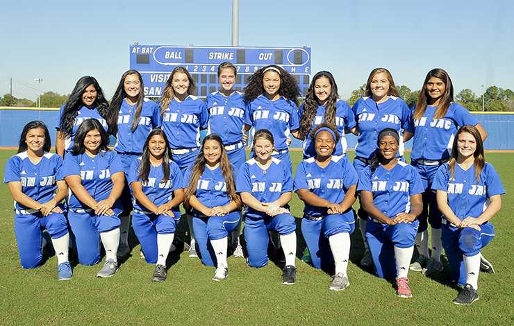 The+2015-2016+San+Jacinto+College+Coyotes+softball+team+includes+%28front+row+from+left%29%3A+JJ+Cerda%2C+Gabby+Gonzalez%2C+Alexis+Deleon%2C+Missy+Hernandez%2C+Katlin+Kerl%2C+Taylor+Office%2C+Nabila+Robinson%2C+Shelbi+Doherty.+%28Back+row+from+left%29%3A+Ashley+Zapata%2C+Jamie+Henk%2C+Carol+Raba%2C+Kaylee+Ousman%2C+Jaime+Kelly%2C+Danni+Damian%2C+Sarah+Holden%2C+Nike+Gonzalez.